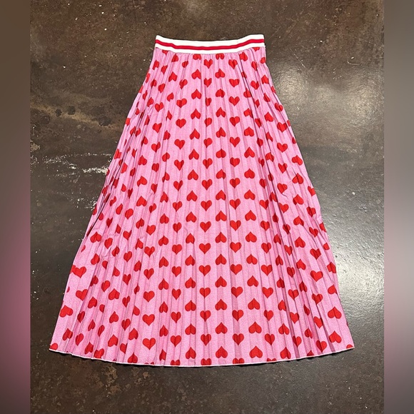 Holiday Pink Pleated Skirt with Red Heart Design Size Med Festive Girly Quirky - Picture 6 of 7